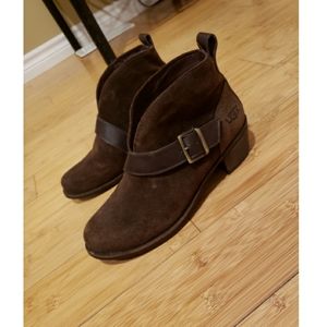 Ugg Wright belted genuine shearling lined bootie